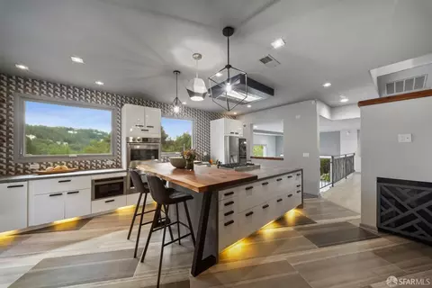 Kitchen - 7001 Buckingham Blvd, Berkeley, CA 94705 photo 3 of 14
