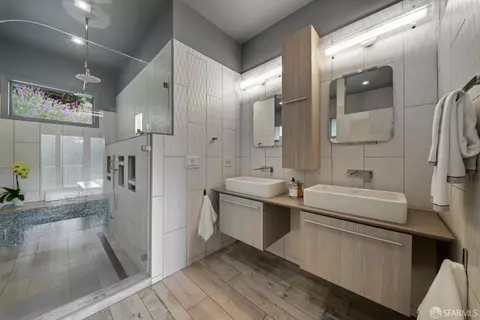 Bath - 7001 Buckingham Blvd, Berkeley, CA 94705 photo 2 of 6
