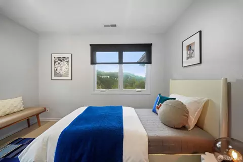 Bedroom - 7001 Buckingham Blvd, Berkeley, CA 94705 photo 11 of 14