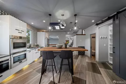 Kitchen - 7001 Buckingham Blvd, Berkeley, CA 94705 photo 6 of 14