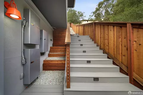 Exterior - 7001 Buckingham Blvd, Berkeley, CA 94705 photo 16 of 18
