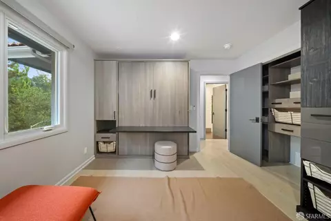 Bedroom - 7001 Buckingham Blvd, Berkeley, CA 94705 photo 13 of 14