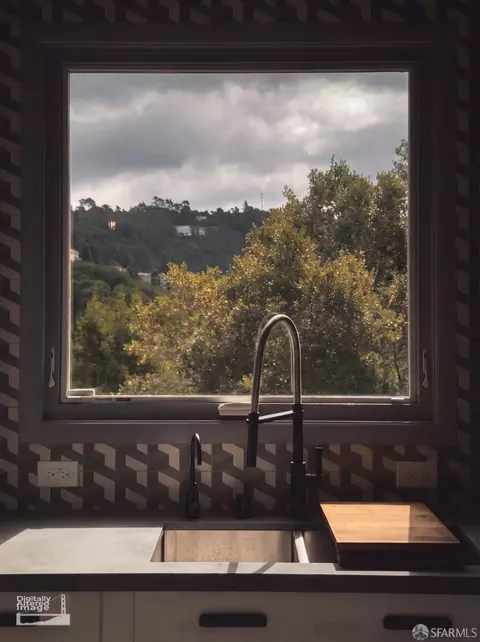 Kitchen - 7001 Buckingham Blvd, Berkeley, CA 94705 photo 10 of 14