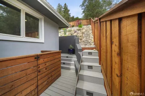 Exterior - 7001 Buckingham Blvd, Berkeley, CA 94705 photo 15 of 18