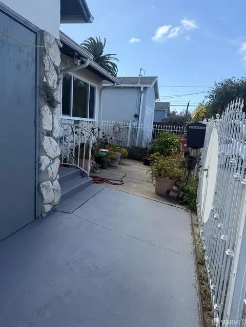 Exterior - 8422 B St, Oakland, CA 94621 photo 6 of 20