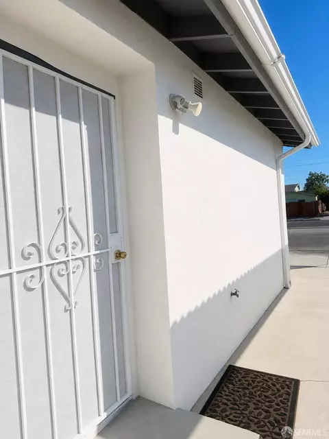 Other - 8422 B St, Oakland, CA 94621 photo 2 of 5