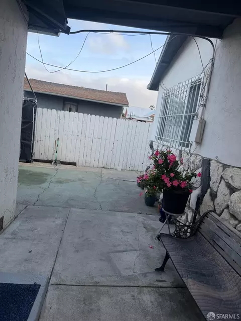 Exterior - 8422 B St, Oakland, CA 94621 photo 20 of 20