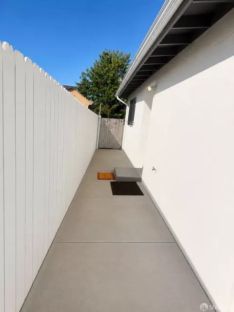 Exterior - 8422 B St, Oakland, CA 94621 photo 13 of 14