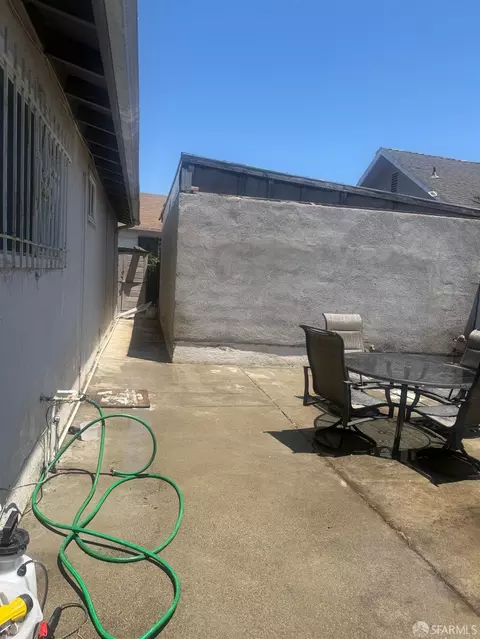 Exterior - 8422 B St, Oakland, CA 94621 photo 19 of 20