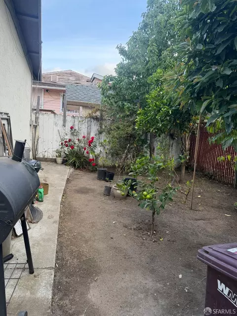 Exterior - 8422 B St, Oakland, CA 94621 photo 13 of 20