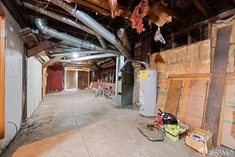 Entry Way - 300 Burrows St, San Francisco, CA 94134 photo 4 of 6