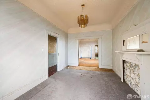 Living - 300 Burrows St, San Francisco, CA 94134 photo 2 of 2