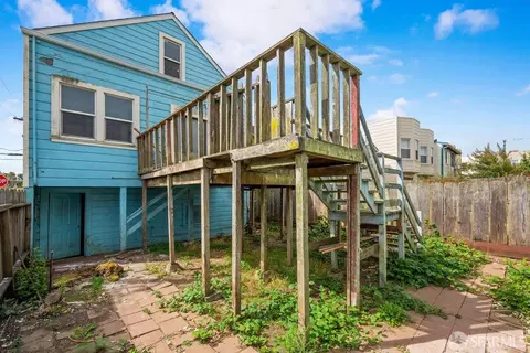Exterior - 300 Burrows St, San Francisco, CA 94134 photo 4 of 5