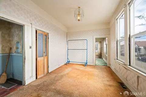 Bedroom - 300 Burrows St, San Francisco, CA 94134 photo 1 of 9