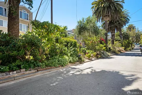 Exterior - 1712 Quesada Ave, San Francisco, CA 94124 photo 5 of 14