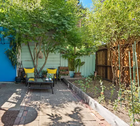 Exterior - 1712 Quesada Ave, San Francisco, CA 94124 photo 3 of 14