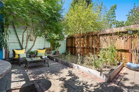 Exterior - 1712 Quesada Ave, San Francisco, CA 94124 photo 4 of 14