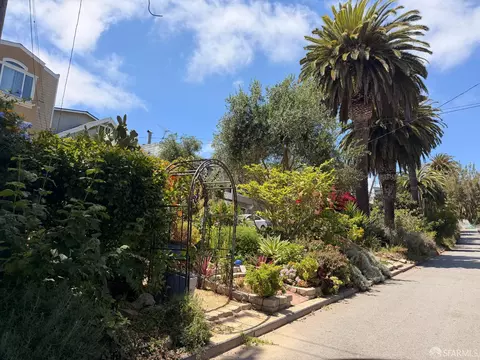 Exterior - 1712 Quesada Ave, San Francisco, CA 94124 photo 10 of 14
