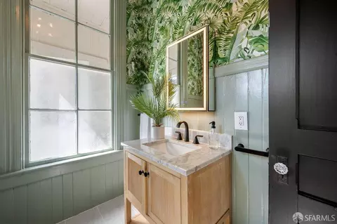 Bath - 181 27th St, San Francisco, CA 94110 photo 1 of 2
