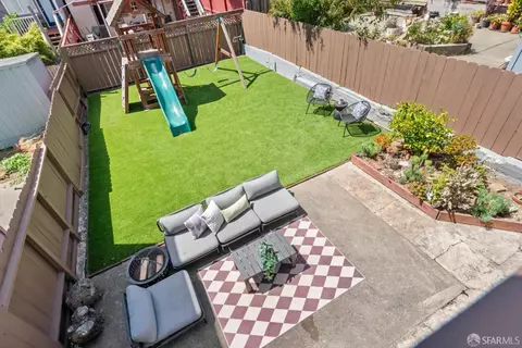 Exterior - 842 Edinburgh St, San Francisco, CA 94112 photo 3 of 6