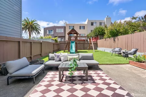 Exterior - 842 Edinburgh St, San Francisco, CA 94112 photo 4 of 6