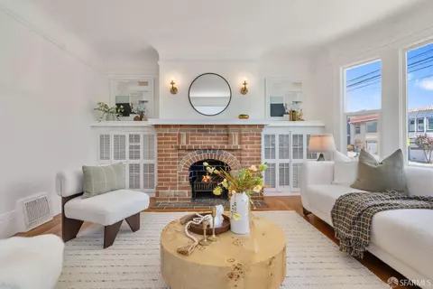 Living - 842 Edinburgh St, San Francisco, CA 94112 photo 3 of 5
