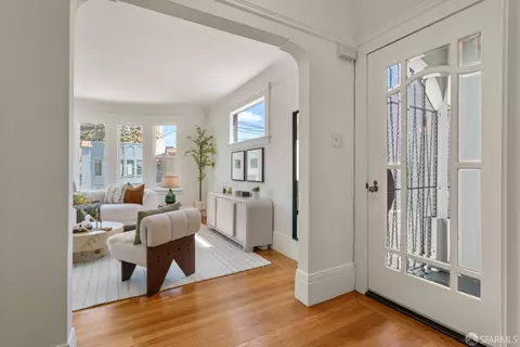 Entry Way - 842 Edinburgh St, San Francisco, CA 94112 photo 1 of 2