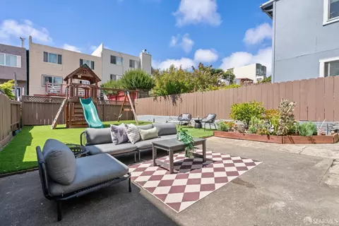 Exterior - 842 Edinburgh St, San Francisco, CA 94112 photo 2 of 6