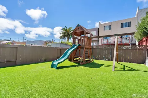 Exterior - 842 Edinburgh St, San Francisco, CA 94112 photo 6 of 6