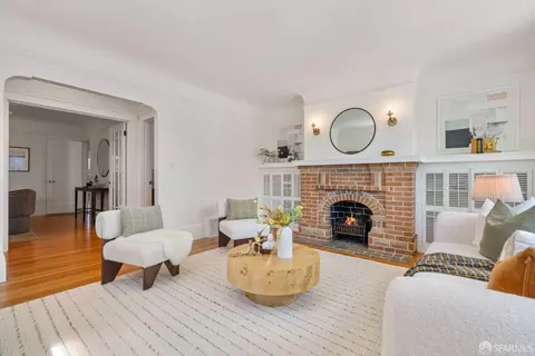 Living - 842 Edinburgh St, San Francisco, CA 94112 photo 2 of 5