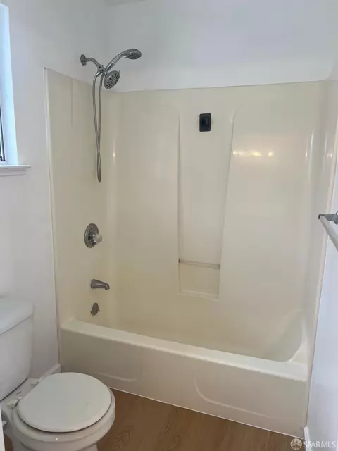 Bath - 911 3rd St, Rodeo, CA 94572 photo 3 of 5