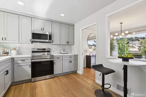 Kitchen - 119 Trumbull St, San Francisco, CA 94112 photo 2 of 3