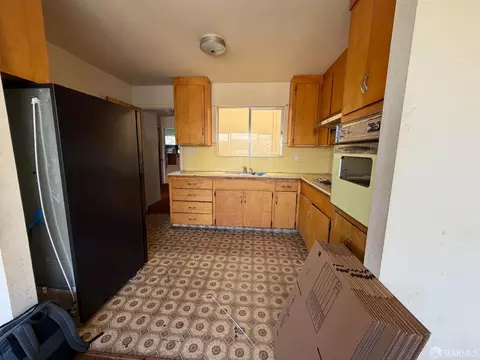 64 Vienna St, San Francisco, CA 94112 photo 4