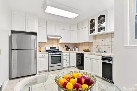 Kitchen - 427 23rd Ave, San Francisco, CA 94121 photo 3 of 3
