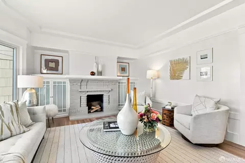 Living - 427 23rd Ave, San Francisco, CA 94121 photo 2 of 8