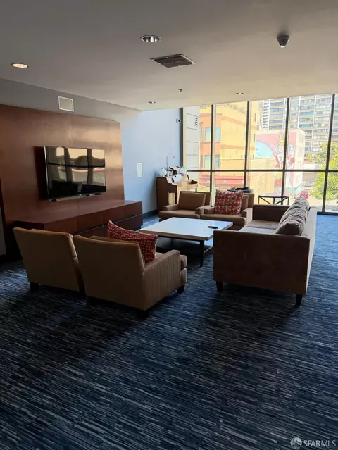 Living - 423 7th St #113, Oakland, CA 94607 photo 3 of 4