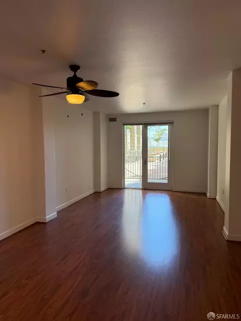 Living - 423 7th St #113, Oakland, CA 94607 photo 2 of 4