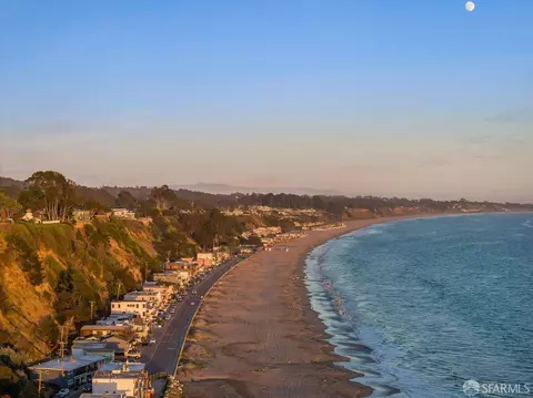 View/Area - 543 Beach Dr, Aptos, CA 95003 photo 5 of 10