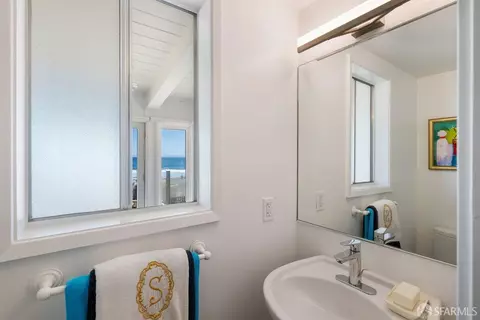 Bath - 543 Beach Dr, Aptos, CA 95003 photo 7 of 7