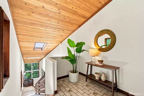 Entry Way - 140 Panoramic Way, Berkeley, CA 94704 photo 3 of 5