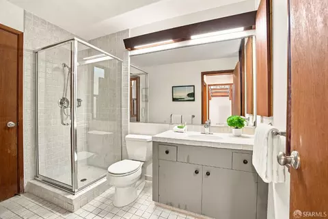Bath - 140 Panoramic Way, Berkeley, CA 94704 photo 3 of 4
