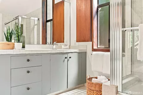 Bath - 140 Panoramic Way, Berkeley, CA 94704 photo 2 of 4