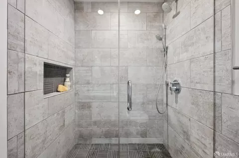 Bath - 115 Bay View Rd, Pacifica, CA 94044 photo 3 of 7
