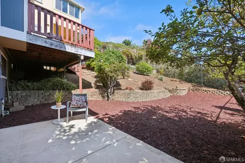 Exterior - 115 Bay View Rd, Pacifica, CA 94044 photo 7 of 12