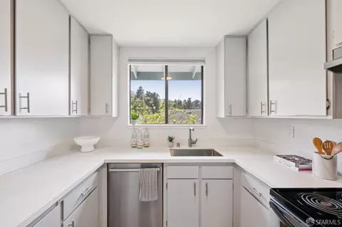 Kitchen - 115 Bay View Rd, Pacifica, CA 94044 photo 2 of 5