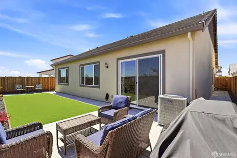 Exterior - 728 Temescal St, Oakley, CA 94561 photo 5 of 8