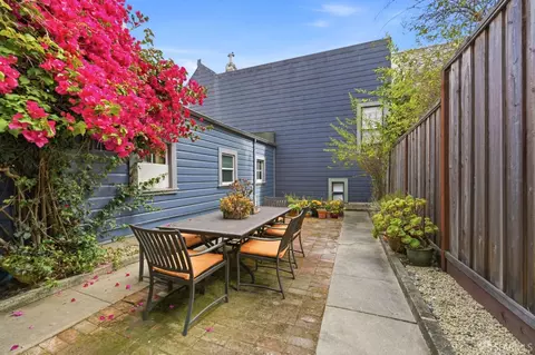 747 Lyon St #2, San Francisco, CA 94115
