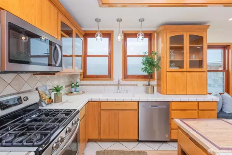 Kitchen - 1701 22nd Ave, San Francisco, CA 94122 photo 2 of 8