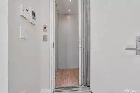 Entry Way - 989 Sutter St #2, San Francisco, CA 94109 photo 4 of 4