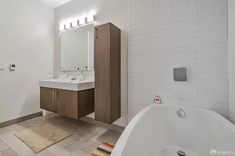 Bath - 989 Sutter St #2, San Francisco, CA 94109 photo 4 of 7